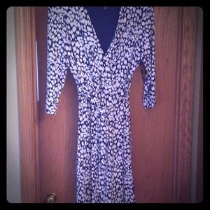 Liz Claiborne Dress *flattering!*